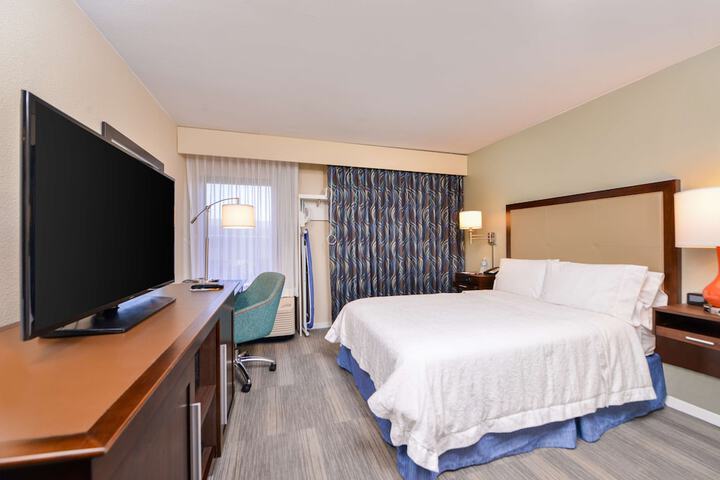 Room 12 of 37