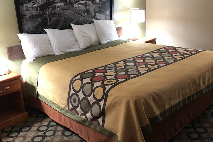 Room 13 of 23