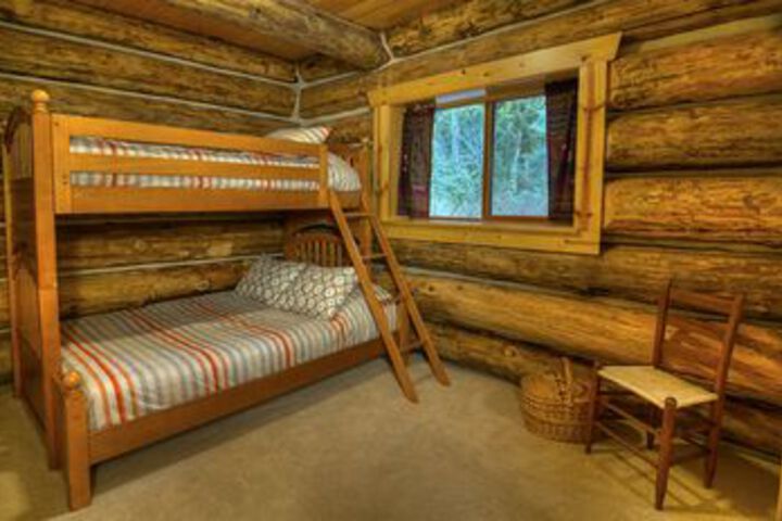 Tall Timbers Lodge Cabin with Hot Tub