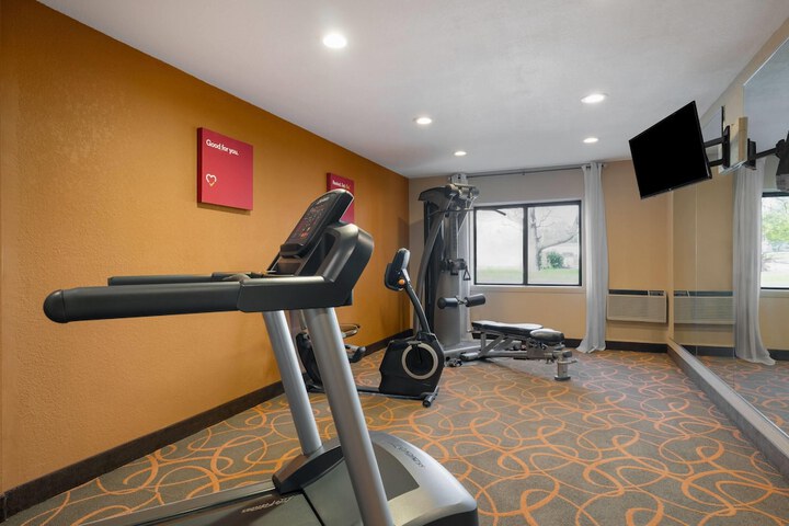 Baymont by Wyndham Waukesha