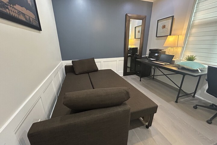 Luxury house with 3 bedrooms and 1 office