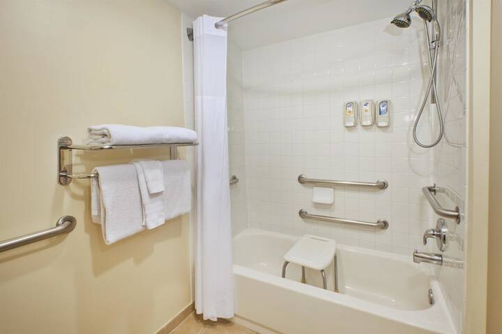 Room 15 of 23