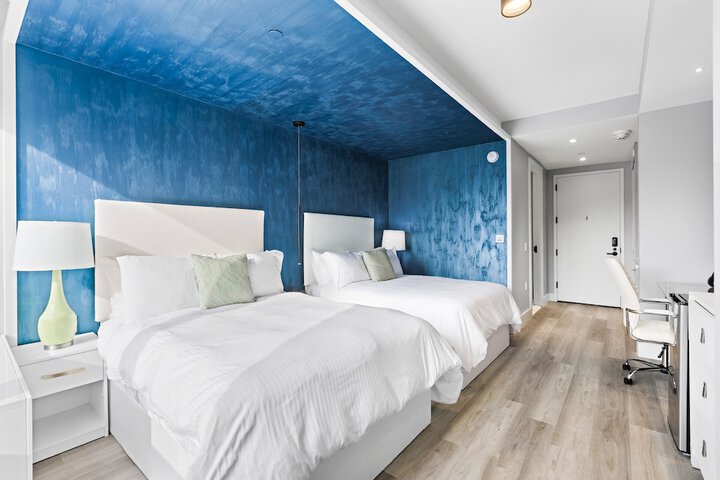 Global Luxury Suites at the Arches