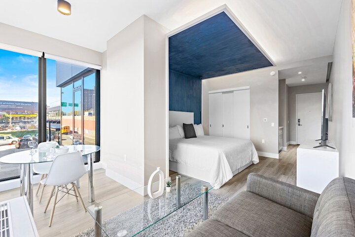Global Luxury Suites at the Arches