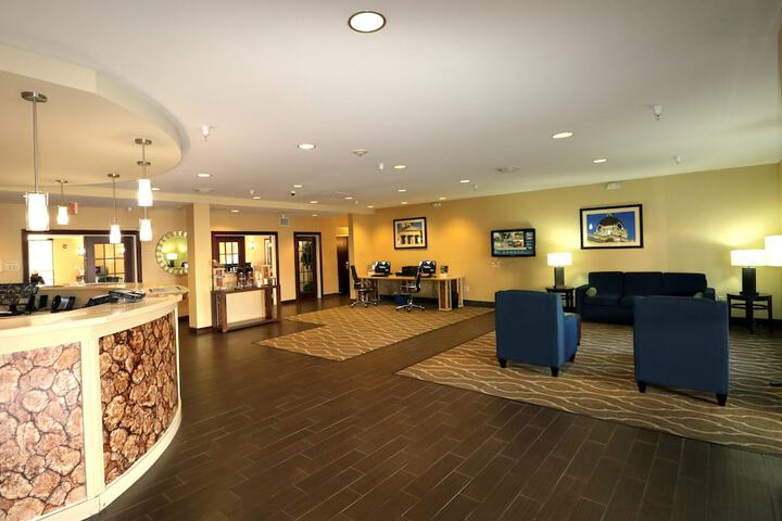 Comfort Suites Bloomington I-55 and I-74