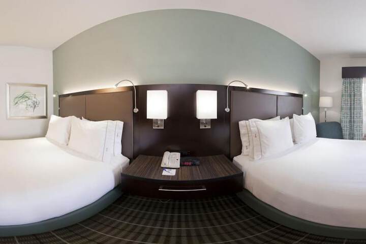 Room 21 of 40