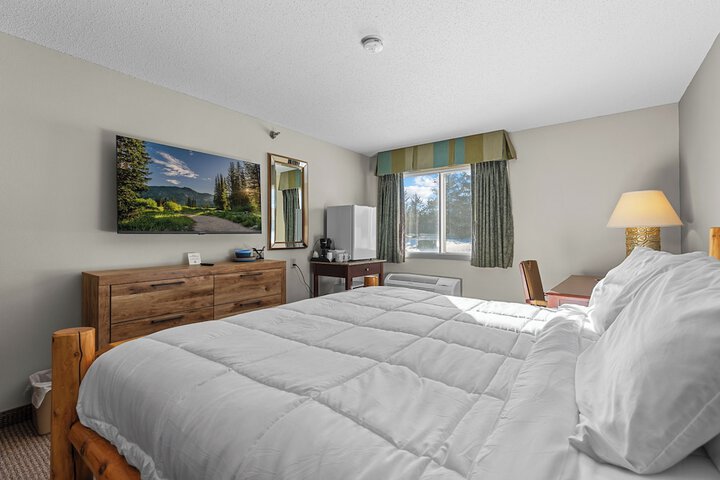 Nisswa Hotel and Suites