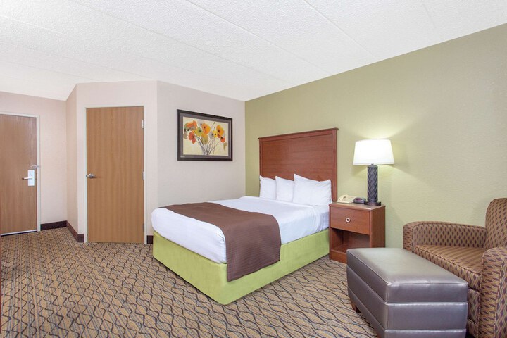 Room 13 of 25