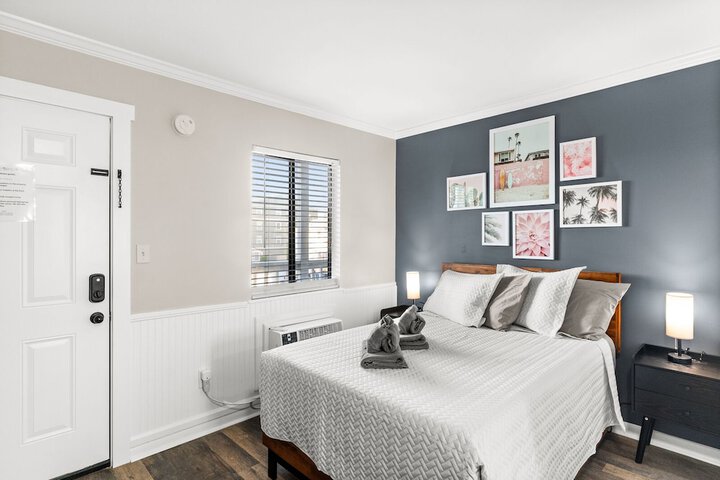 Room 82 of 164