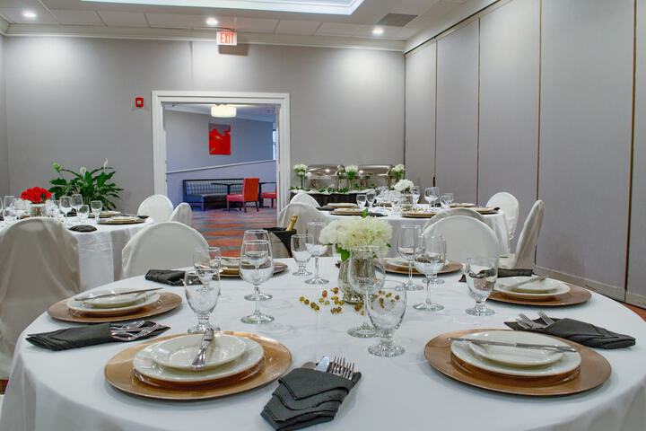 Ballroom/Hall 67 of 72