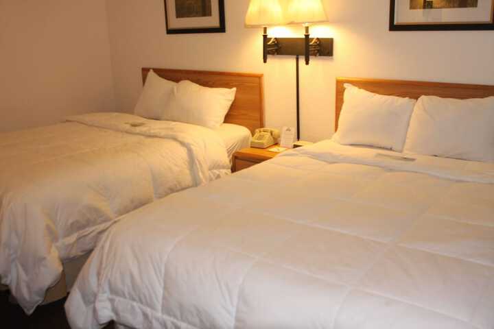 Room 11 of 32