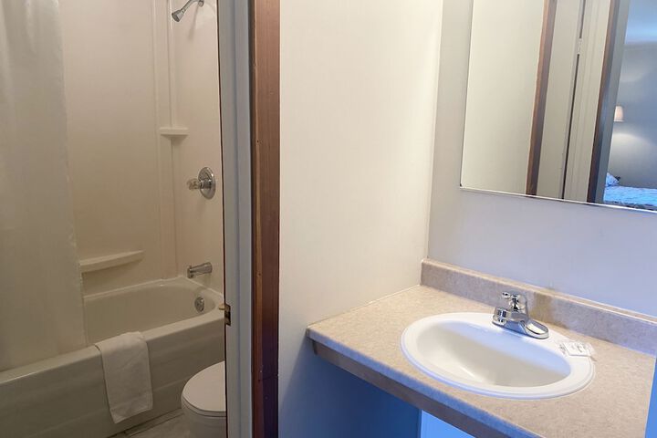 Room 126 of 211