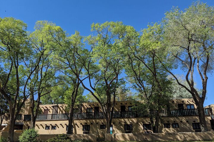Sagebrush Inn & Suites