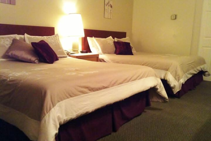 Slumber Lodge Motel