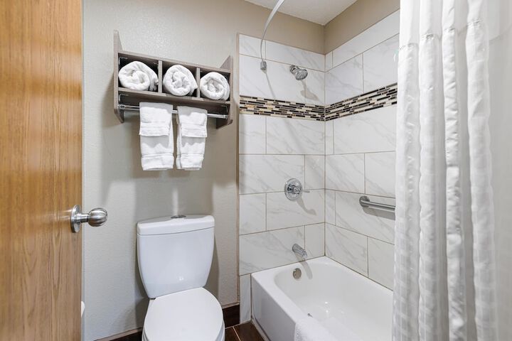 SureStay Plus Hotel by Best Western Kearney Liberty North