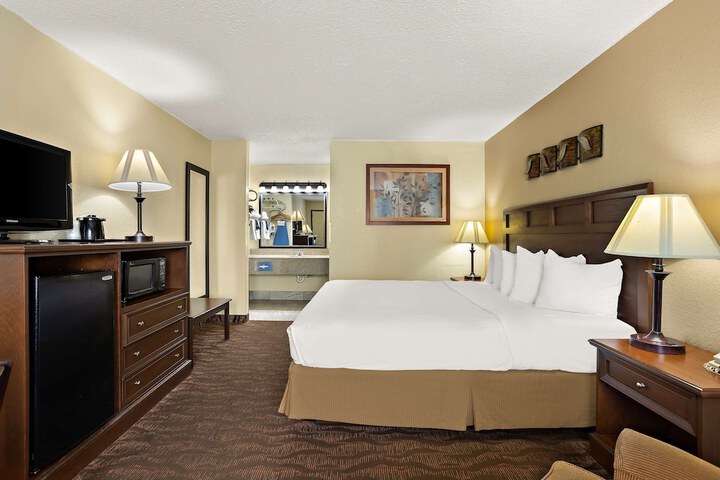Room 22 of 62