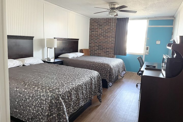 Room 11 of 17