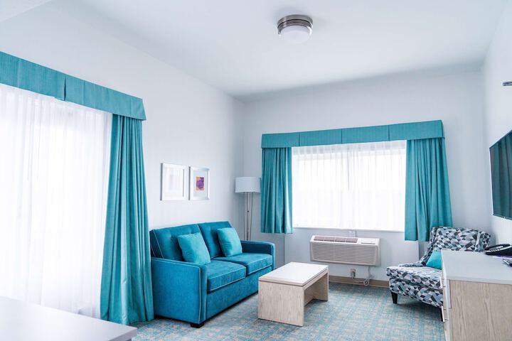 Room 10 of 28