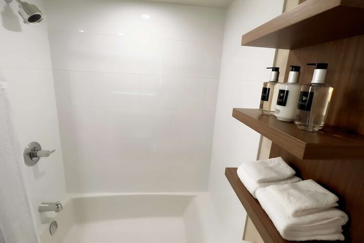 Room 45 of 77