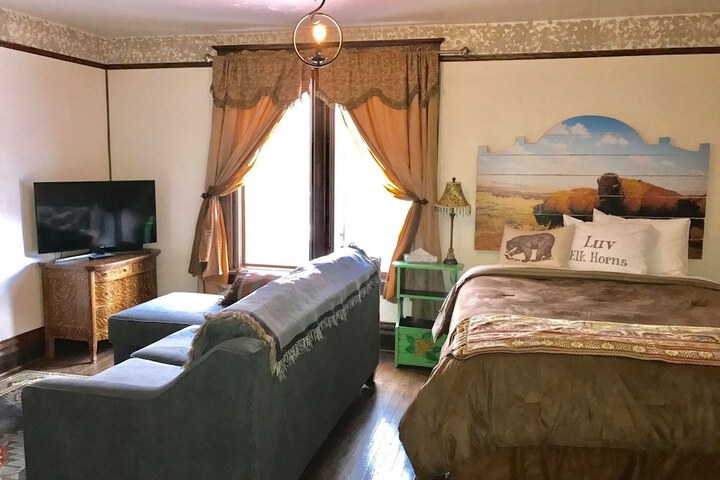 Room 90 of 198