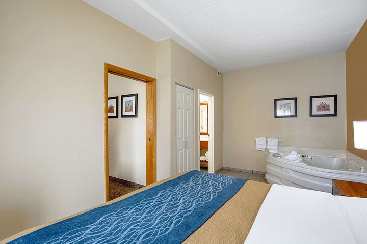 Room 28 of 39