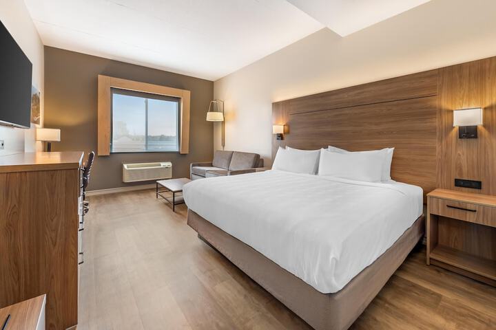 Best Western Plus 1000 Islands Hotel & Suites