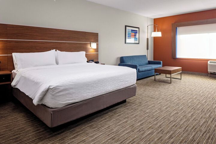 Holiday Inn Express & Suites Madison by IHG