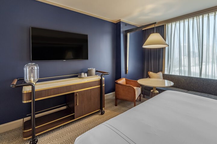Room 33 of 70