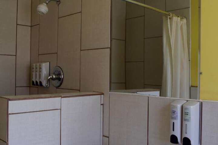 Room 9 of 33