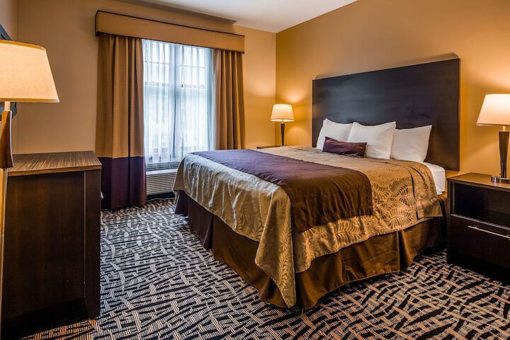 Best Western Plus The Inn & Suites at the Falls