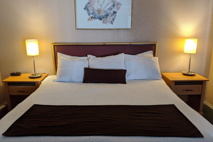 Room 11 of 39