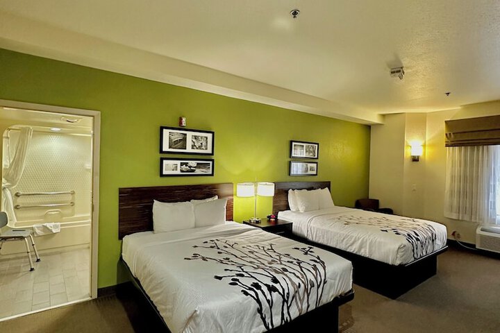 Room 19 of 34