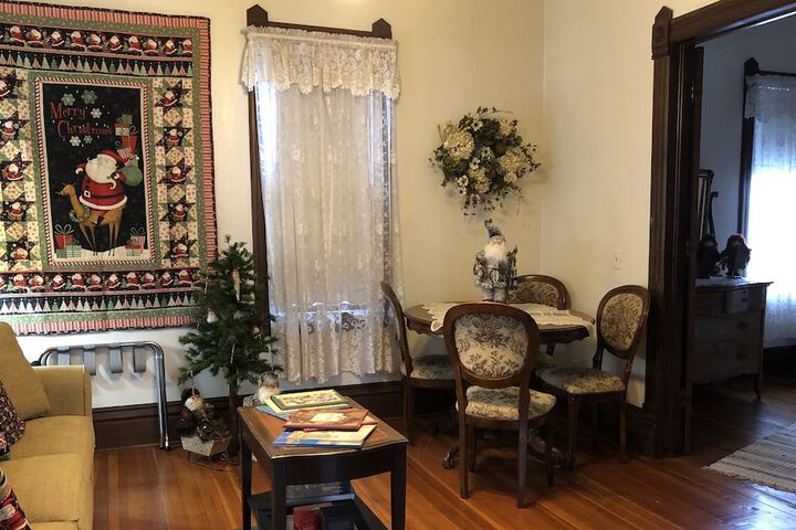 Room 7 of 25
