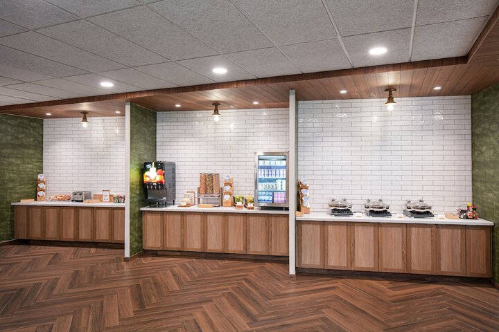 Breakfast/Coffee Service 23 of 26