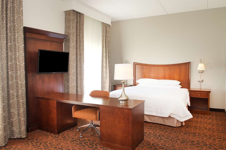 Hampton Inn & Suites Pittsburgh-Meadow Lands