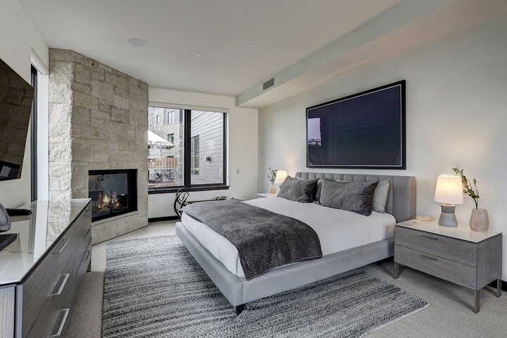 Room 225 of 450