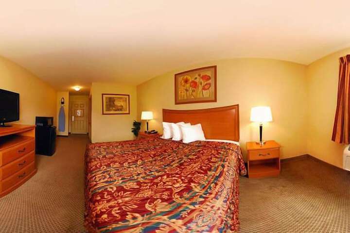 Room 16 of 38
