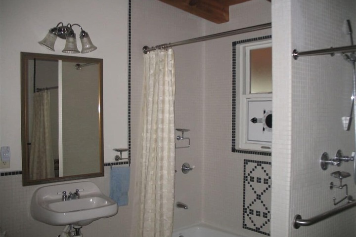 Room 34 of 81