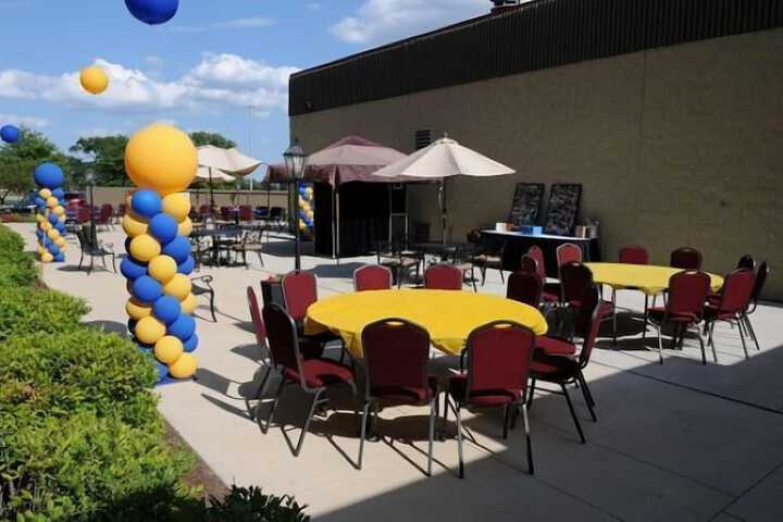 DoubleTree by Hilton Detroit - Dearborn