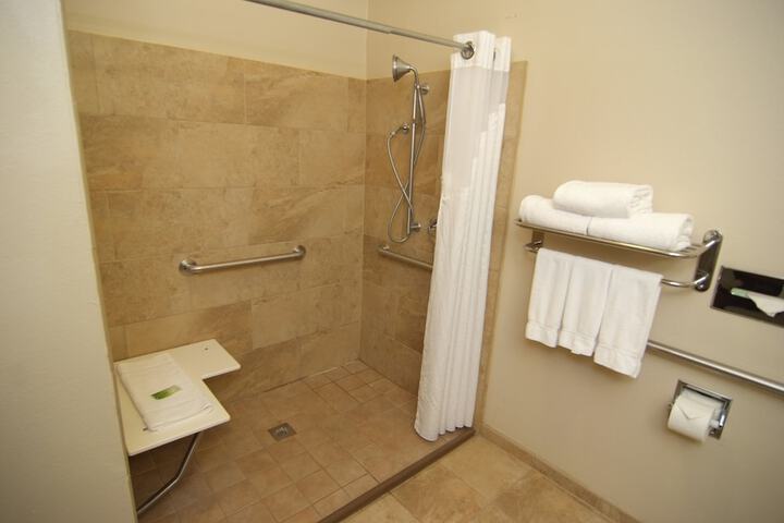 Holiday Inn Express Hotel & Suites Indianapolis North Carmel by IHG