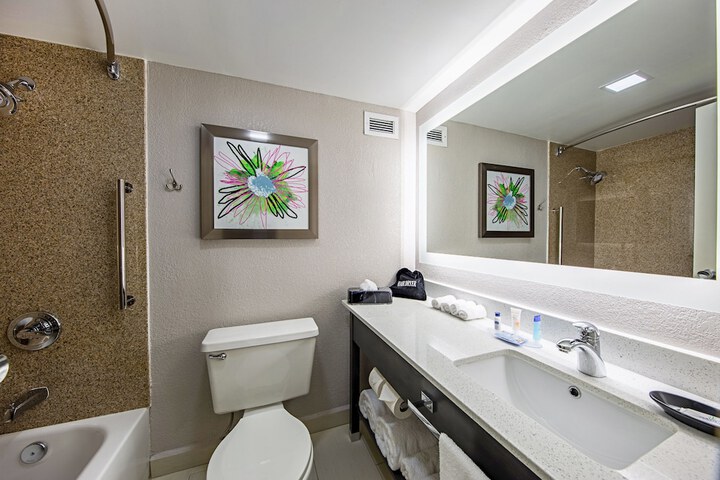 Room 15 of 36