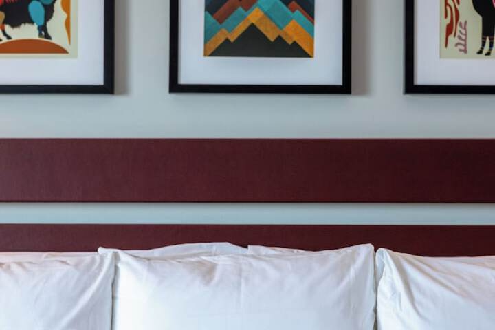 Room 28 of 34