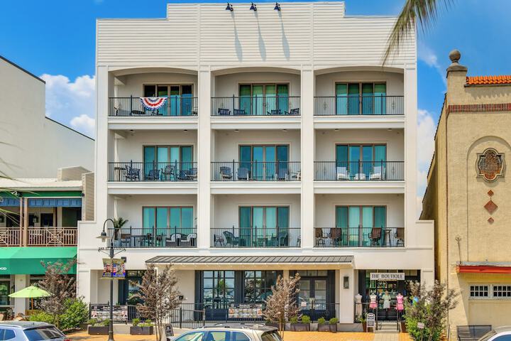 Downtown Bay St. Louis Condo - Walk to Beach!