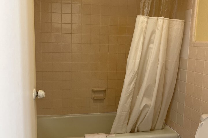 Room 9 of 22
