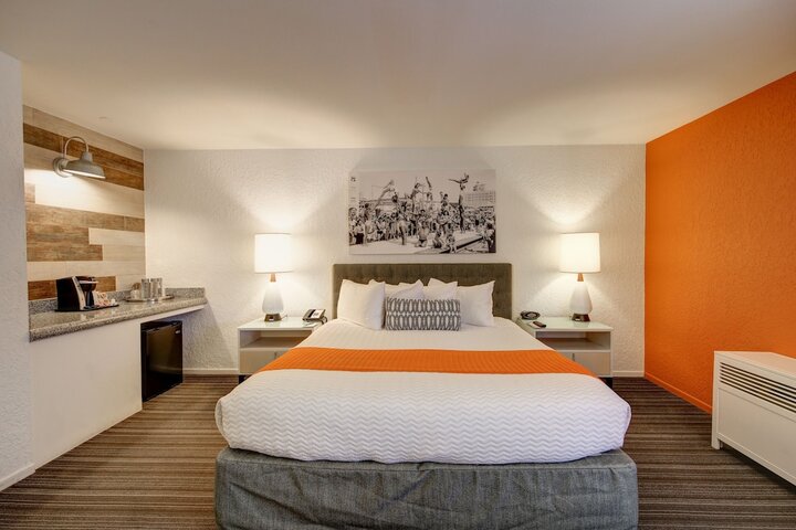 Room 22 of 37