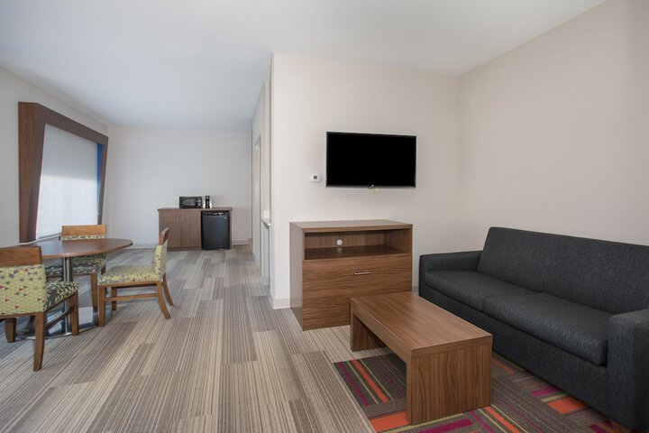 Room 35 of 70