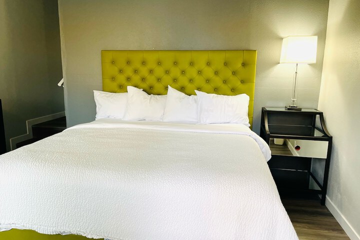 Tides Inn & Suites
