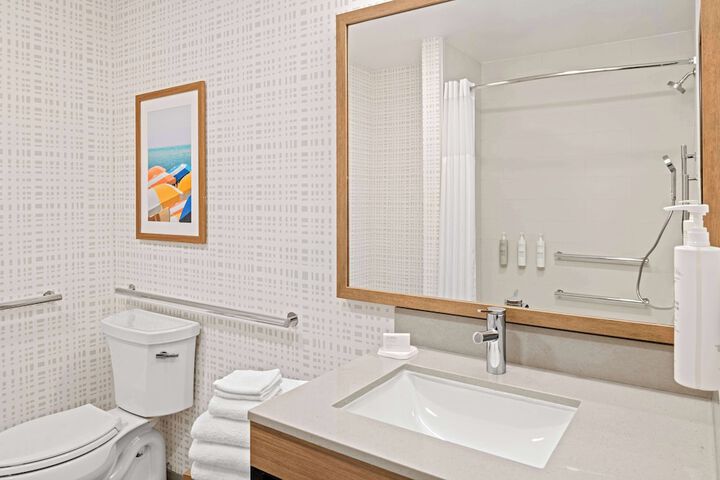 Hampton Inn by Hilton Costa Mesa Newport Beach