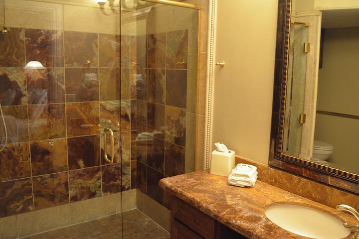 Room 5 of 19