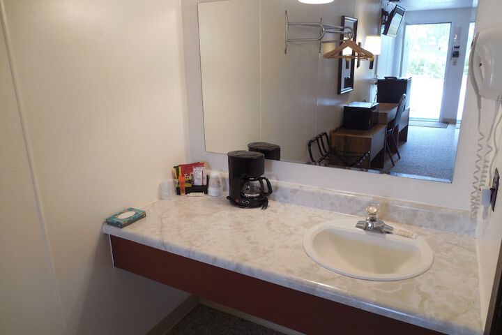 Room 27 of 54